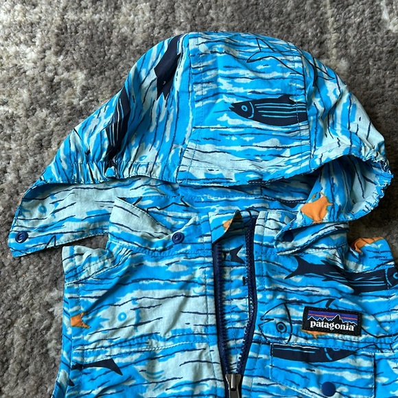Patagonia Baby Baggies Vest with detachable hoodie - Picture 3 of 6